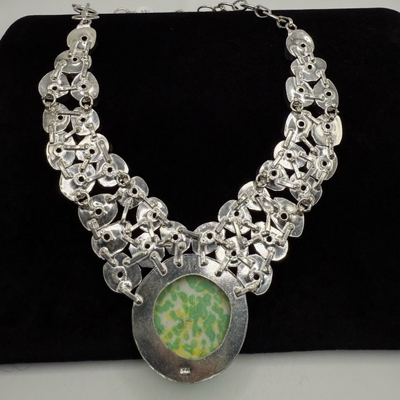 Green Mojave Turquoise Necklace - Picture 4 of 4